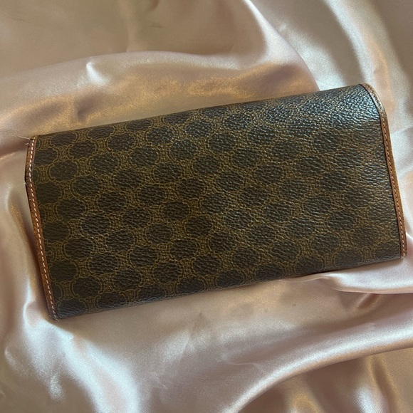 Céline Wallet - Picture 7 of 9